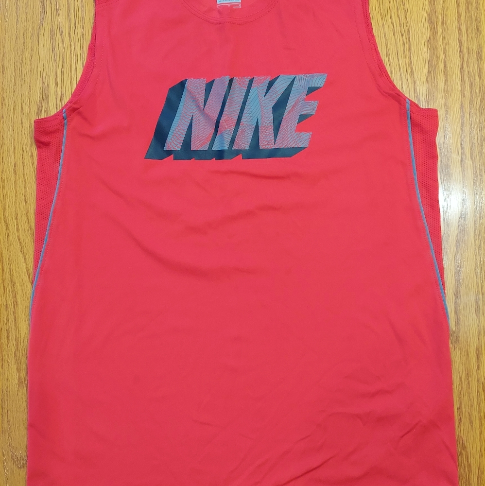 Nike sleeveless shirt size large boys